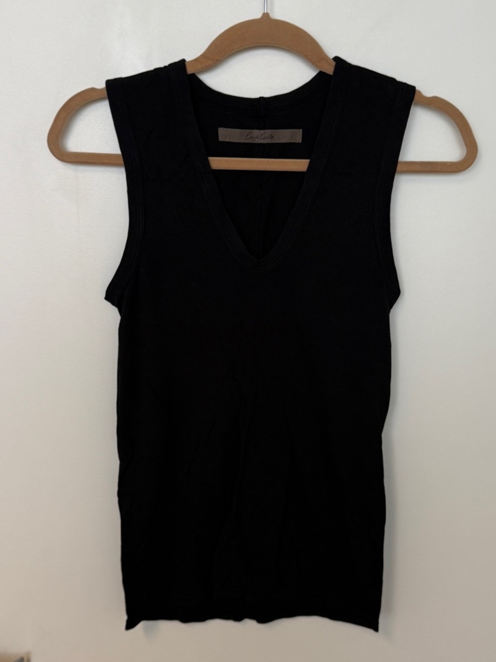 Enza Costa Women’s Black V-Neck Sleeveless Top Sz Medium